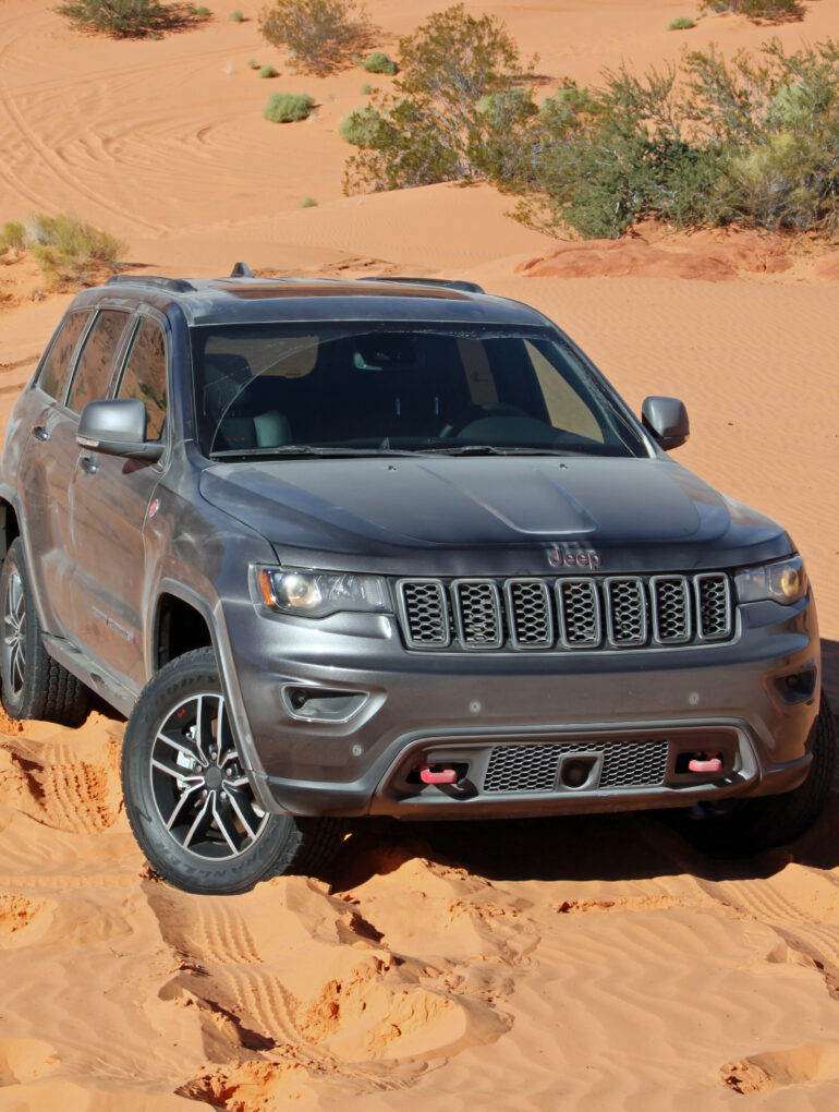 2019 Jeep Grand Cherokee wallpapers