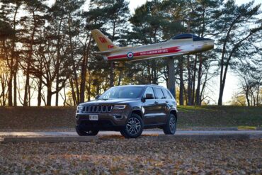 2020 Jeep Grand Cherokee wallpapers