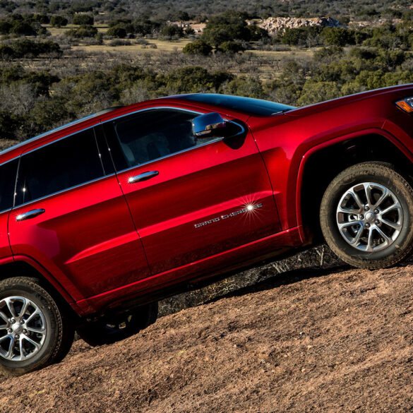 2013 Jeep Grand Cherokee wallpapers