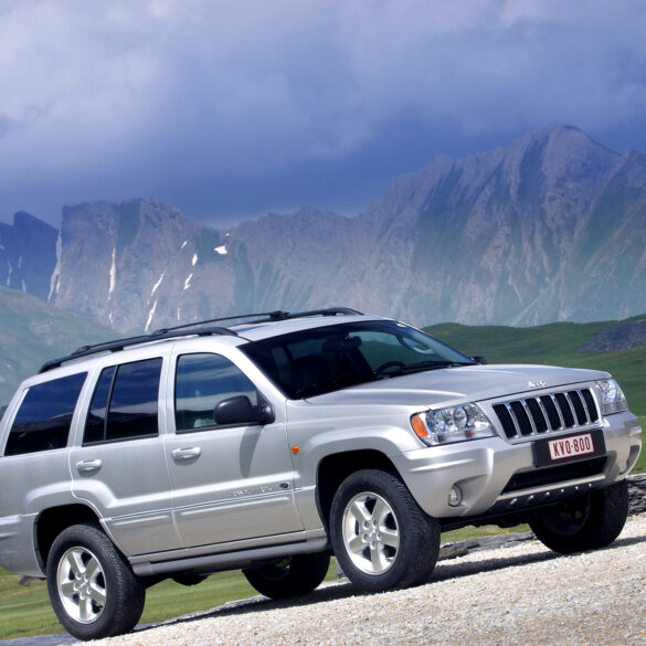 2002 Jeep Grand Cherokee wallpapers