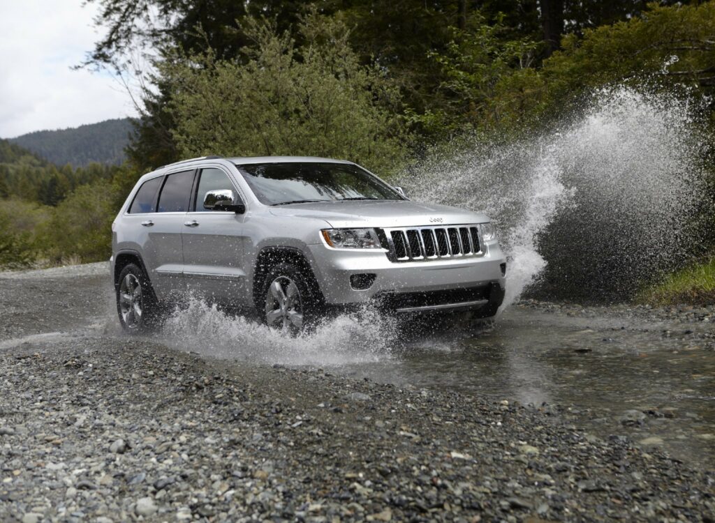 2010 Jeep Grand Cherokee wallpapers