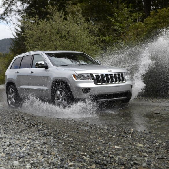 2010 Jeep Grand Cherokee wallpapers