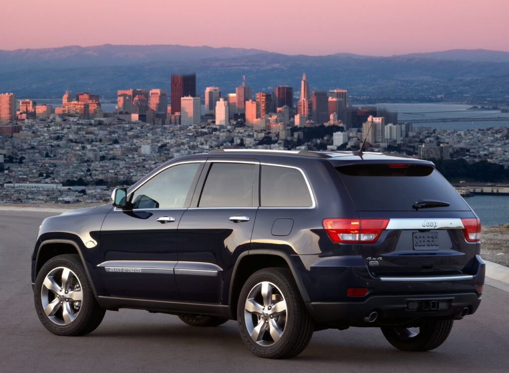 2010 Jeep Grand Cherokee wallpapers