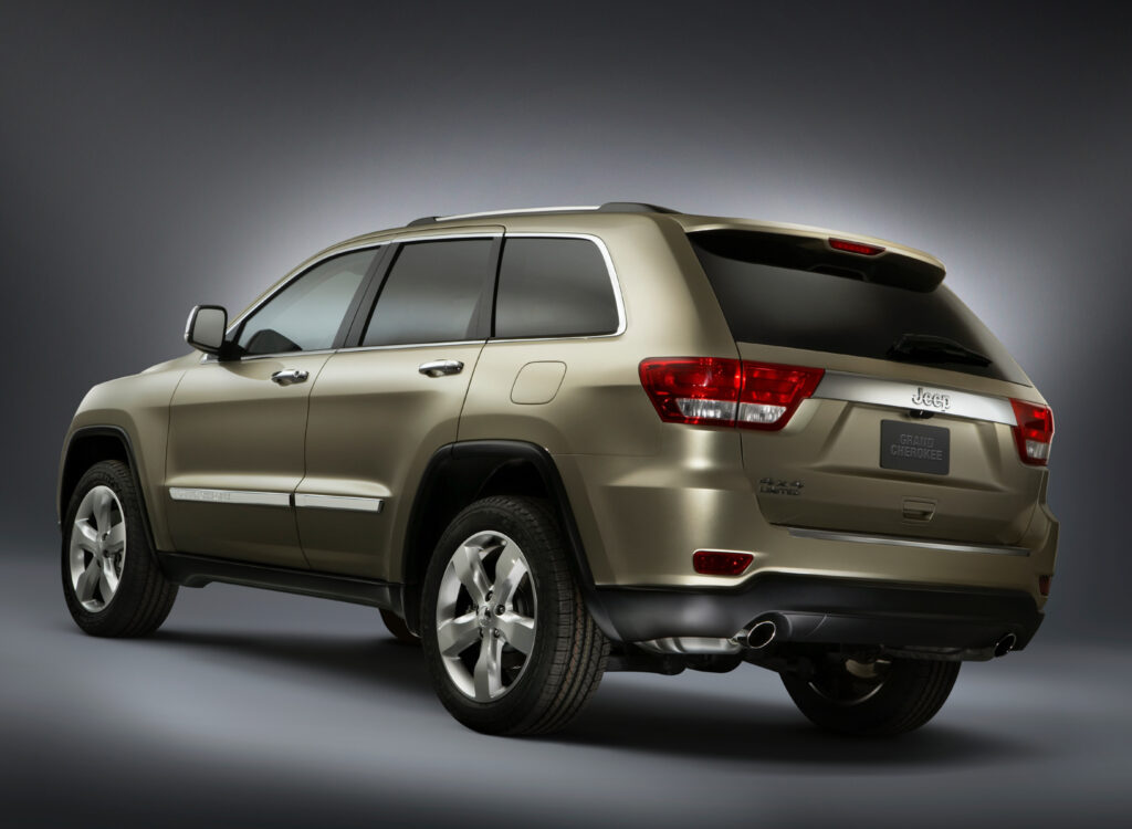 2010 Jeep Grand Cherokee wallpapers