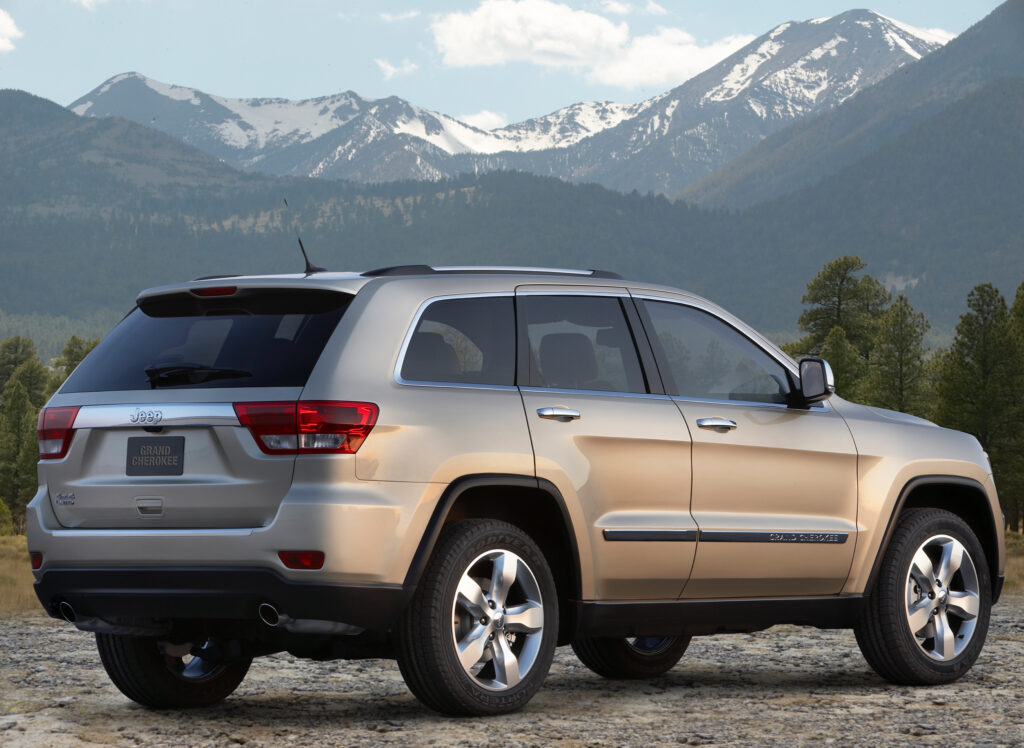 2010 Jeep Grand Cherokee wallpapers