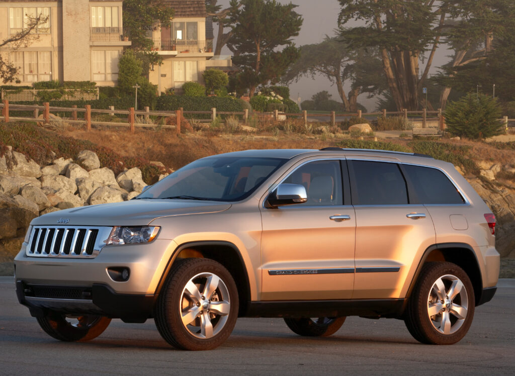 2010 Jeep Grand Cherokee wallpapers