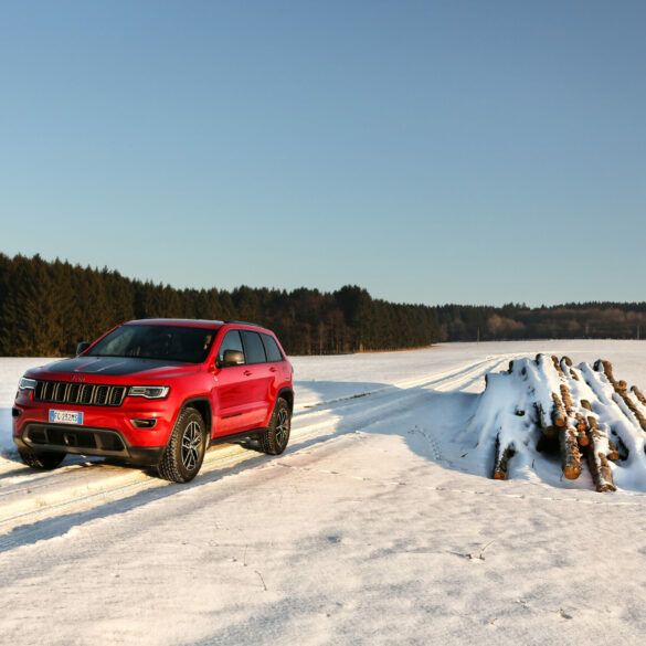 2016 Jeep Grand Cherokee wallpapers