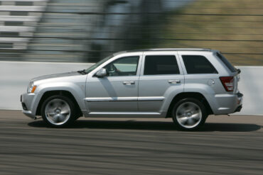 2006 Jeep Grand Cherokee wallpapers