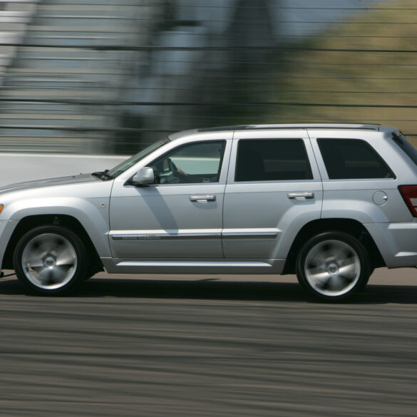 2006 Jeep Grand Cherokee wallpapers