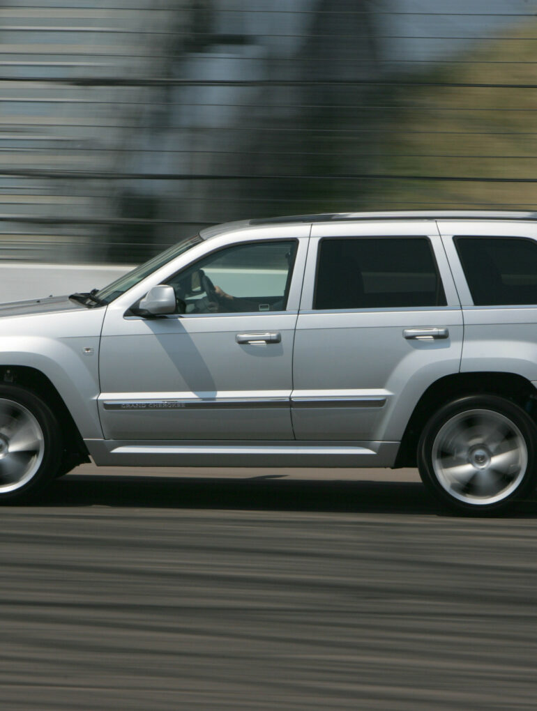 2006 Jeep Grand Cherokee wallpapers