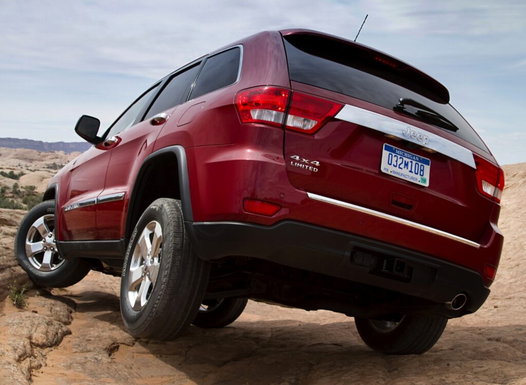 2010 Jeep Grand Cherokee wallpapers