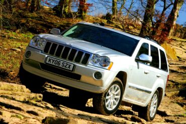 2005 Jeep Grand Cherokee wallpapers