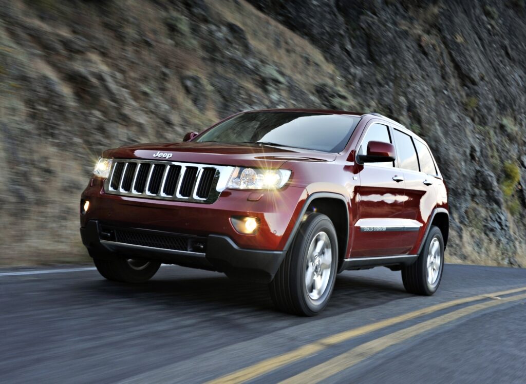 2010 Jeep Grand Cherokee wallpapers