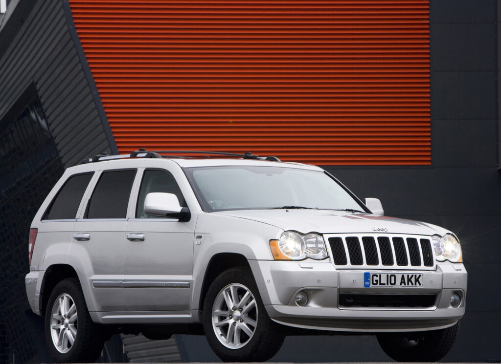 2010 Jeep Grand Cherokee wallpapers