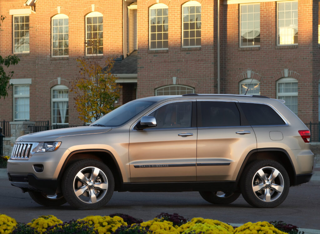 2010 Jeep Grand Cherokee wallpapers