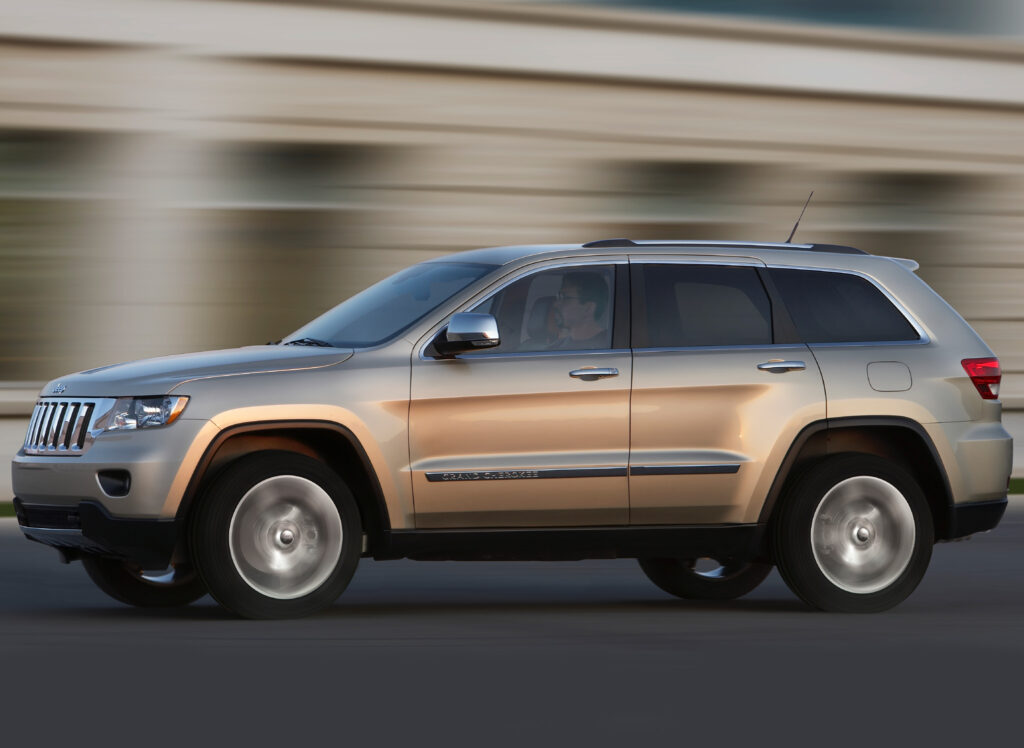 2010 Jeep Grand Cherokee wallpapers