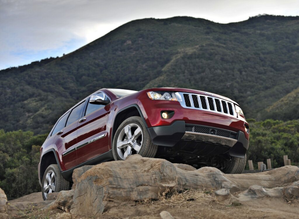 2010 Jeep Grand Cherokee wallpapers