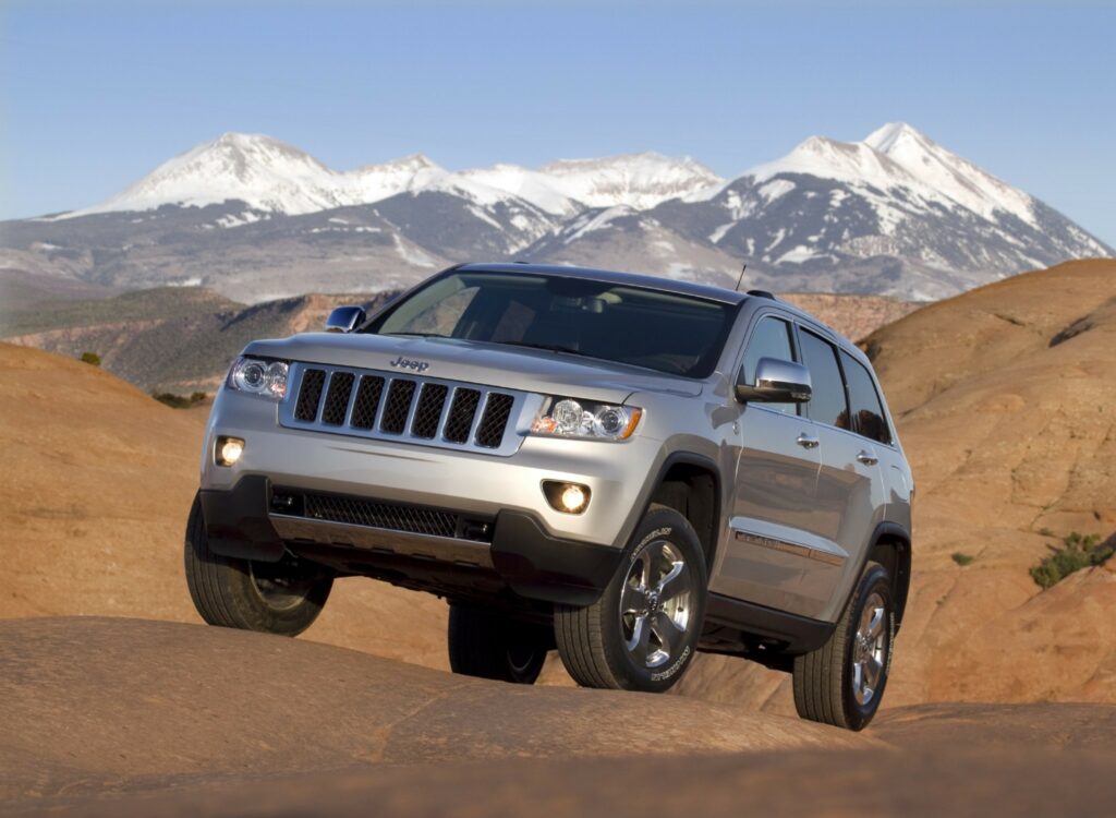 2010 Jeep Grand Cherokee wallpapers