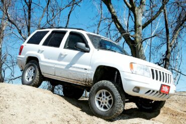 2000 Stone White Jeep Grand Cherokee