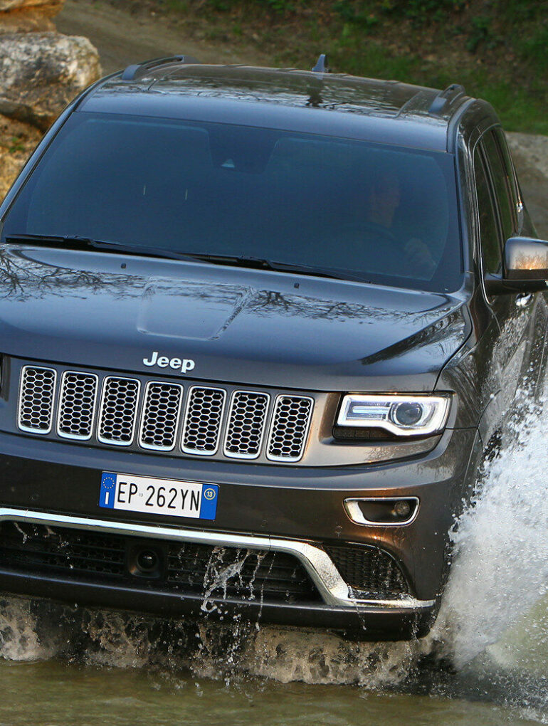 2014 Brilliant Black Jeep Grand Cherokee