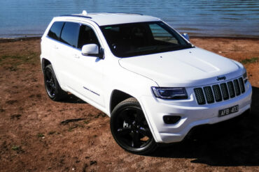 2015 Bright White Grand Cherokee