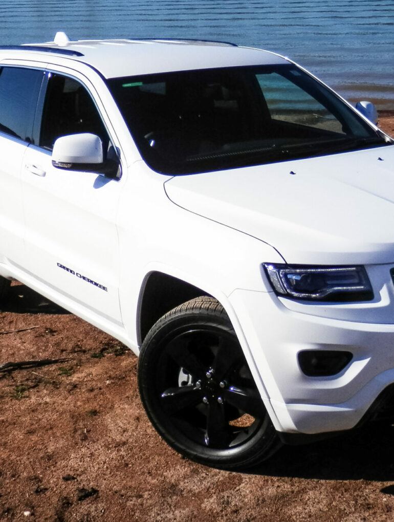 2015 Bright White Grand Cherokee