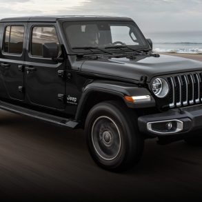 2022 black Jeep Gladiator