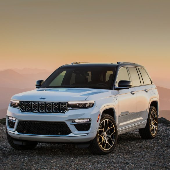 2022 Jeep Grand Cherokee Summit